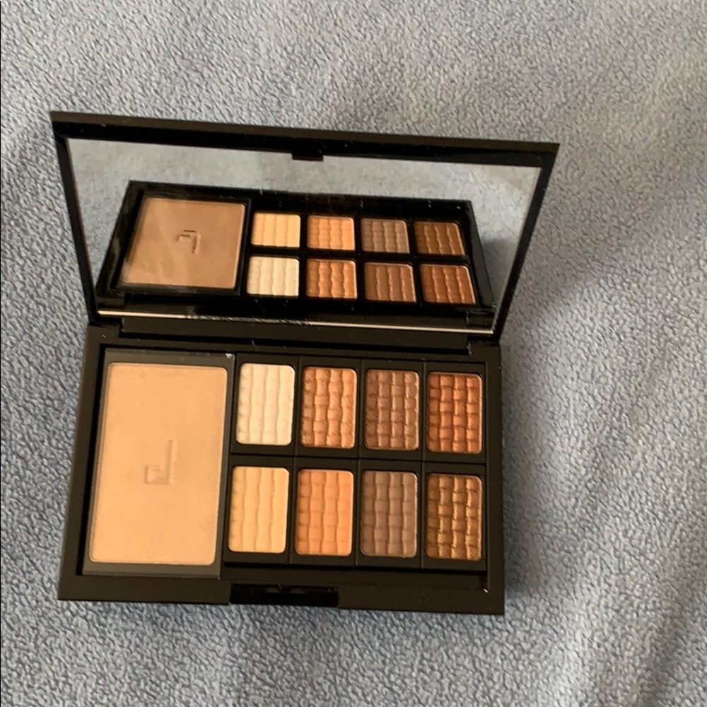 New douccc Freematic Eyeshadow Pro Palette